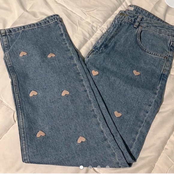 Francesca's Collections Denim - Francesca's Collections NWT Straight‑Leg Jeans with Pink Heart Appliqués